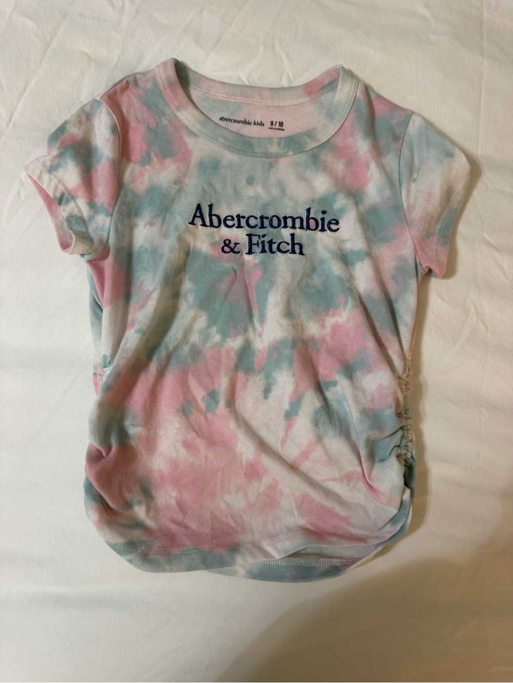Abercrombie & Fitch Girls' T shirt bundle: 3 shirts
